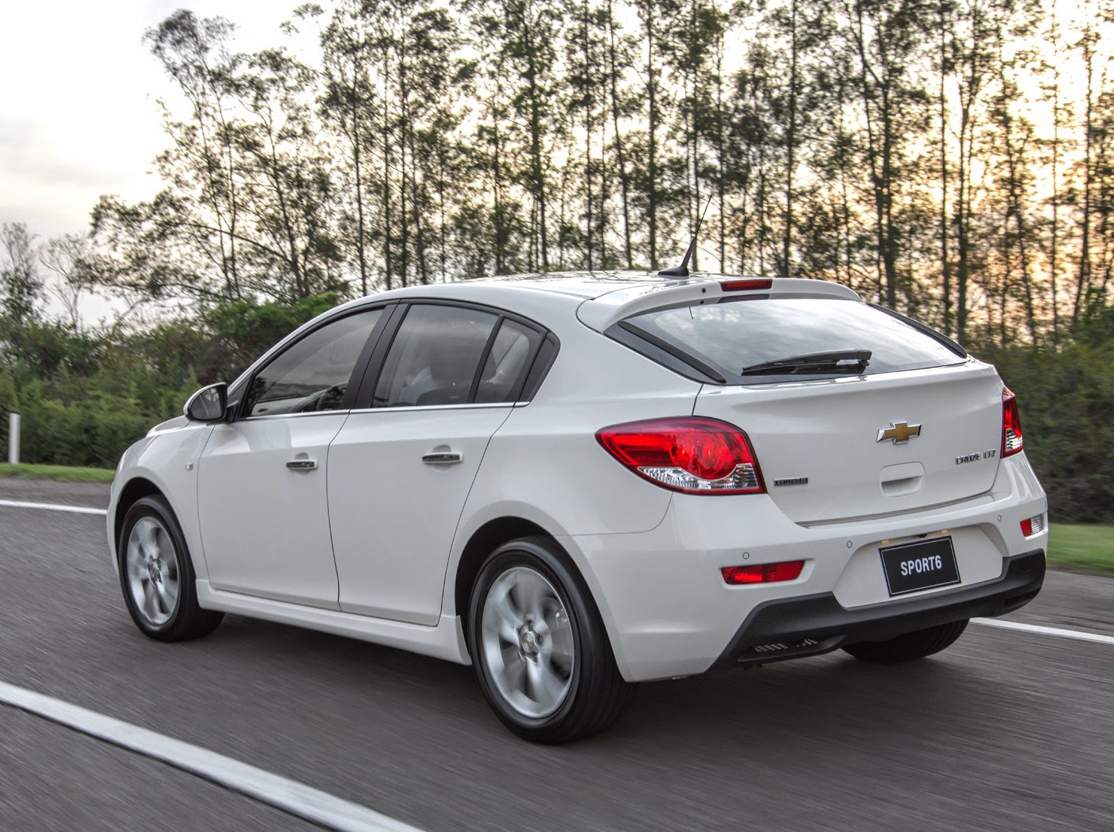[2015-Chevrolet-CruzeSport6-GM-Brazil-002%255B3%255D.jpg]