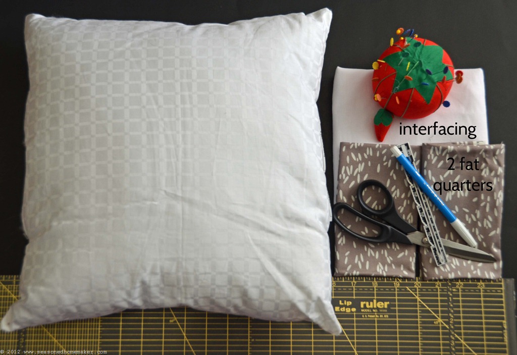 [How-to-Sew-a-Pillow-14.jpg]