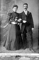 Monde, Johannes Theodorus Simon en Elisa Schoemaker Huwelijk 1894..jpg