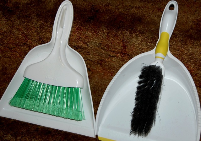 [dustpans2.jpg]