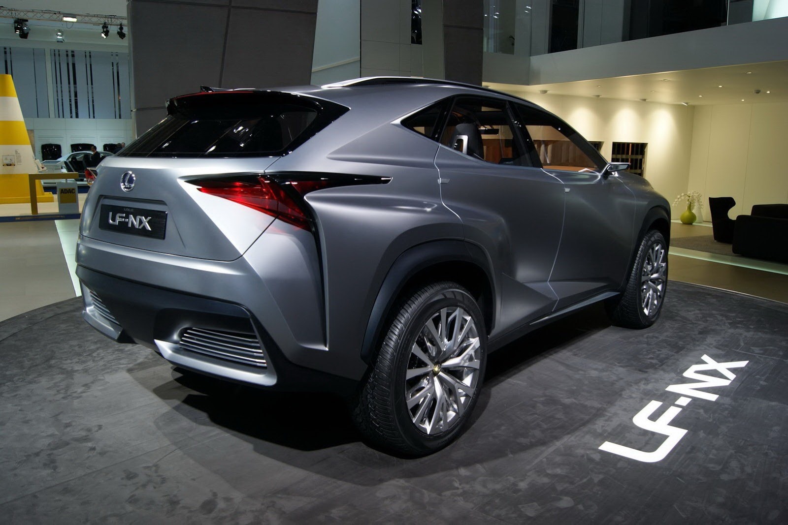 [Lexus-UG-LY-5%255B2%255D.jpg]