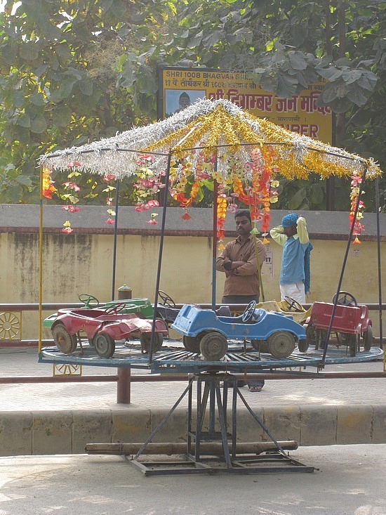 [indian-merry-go-round%255B4%255D.jpg]
