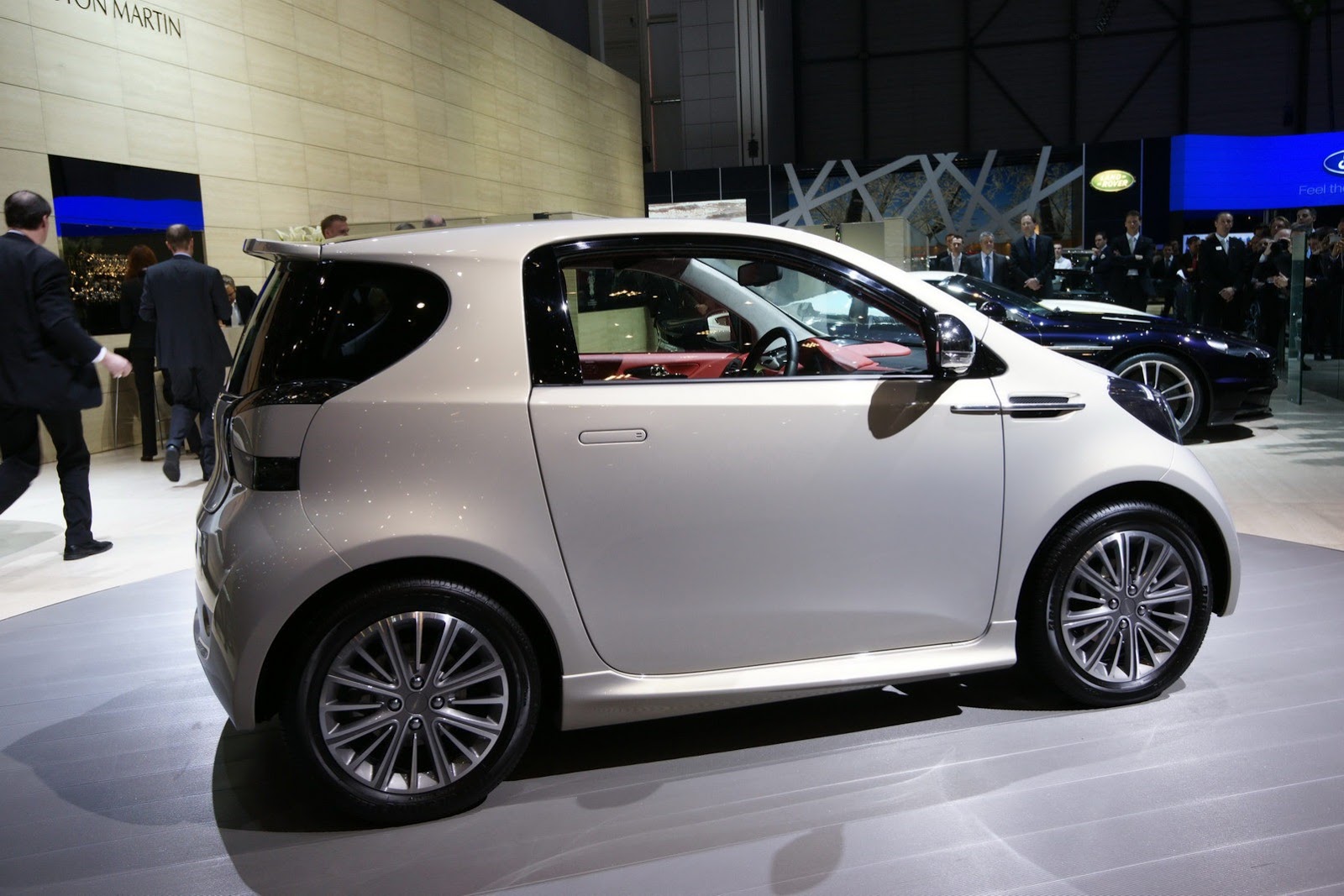 [Aston-Martin-Cygnet-13%255B2%255D.jpg]