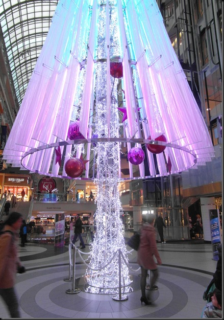 Xmas lights at Eaton Centre (8)