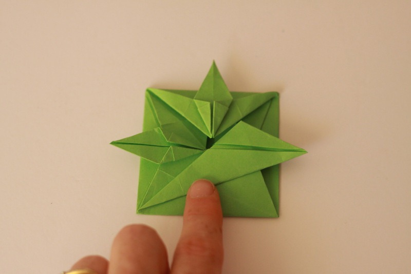 [Origami%2520Wreath%2520Tutorial%2520%252813%2529%255B5%255D.jpg]