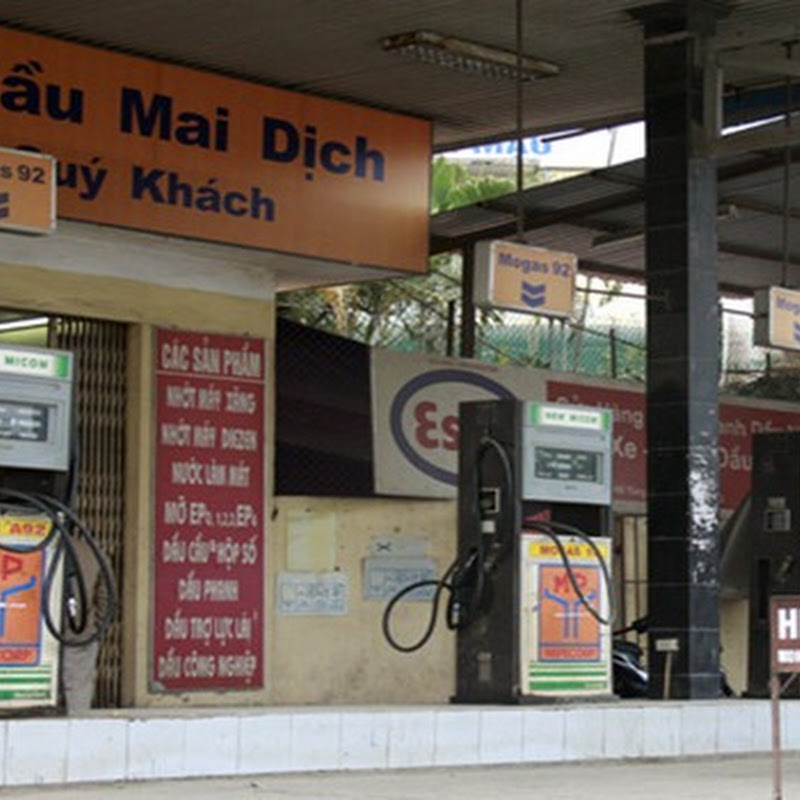 Xăng kém chất lượng ở đâu ra?