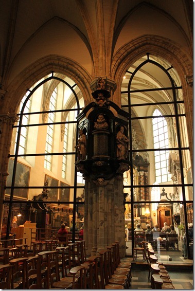 Notre Dame de la Chapelle　ノートルダム・ド・ラ・シャペル教会
