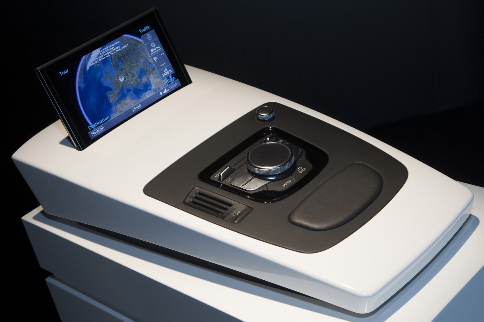 [Audi-CES-2013-32%255B2%255D.jpg]
