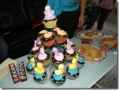 baby shower cup cakes