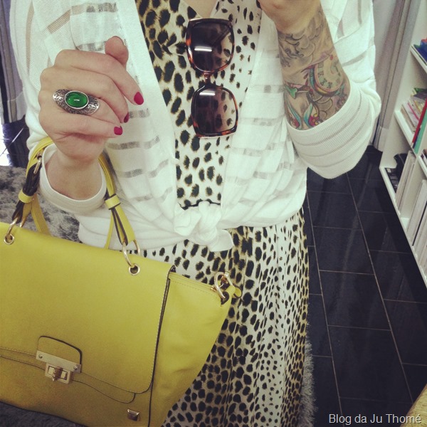 look vestido estampado onça, cardigã branco e bolsa lima (1) look vestido estampado onça, cardigã branco e bolsa lima (1)