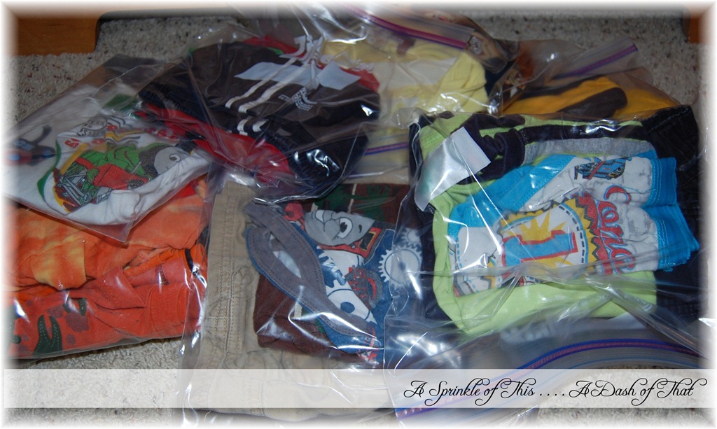 [Packing-Kids-Clothes-for-Travel-A-Sp%255B1%255D.jpg]