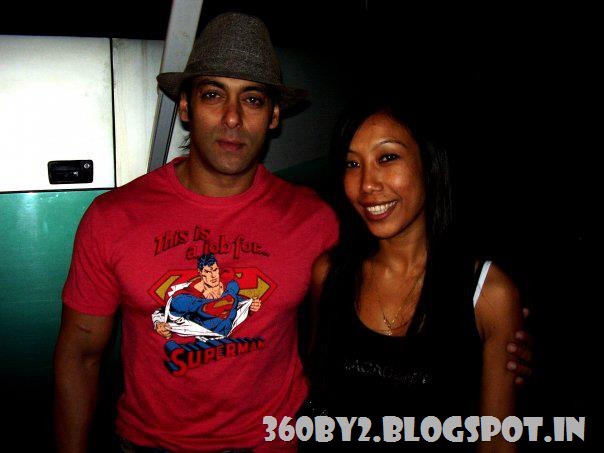 [Salman_Khan_With_Fans_1%255B2%255D.jpg]