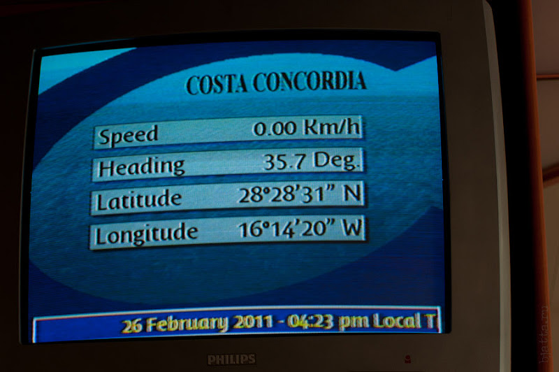 День четвёртый. Канары. Тенерифе. Круиз на Costa Concordia. Фотографирую координаты, в ожидании отправления.