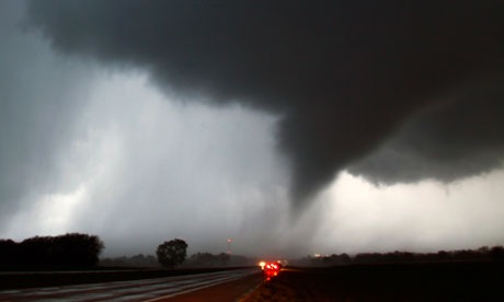 [A-tornado-makes-its-way-o-008%255B2%255D.jpg]