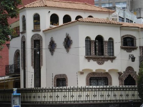 [2652070-Typical_House_in_Polanco-Mexico_City%255B3%255D.jpg]
