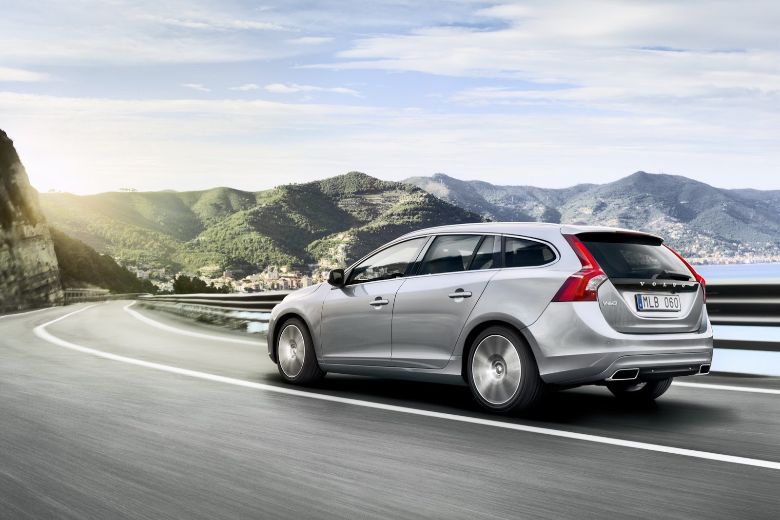 2014-Volvo-S60-V60-XC60-12[2].jpg
