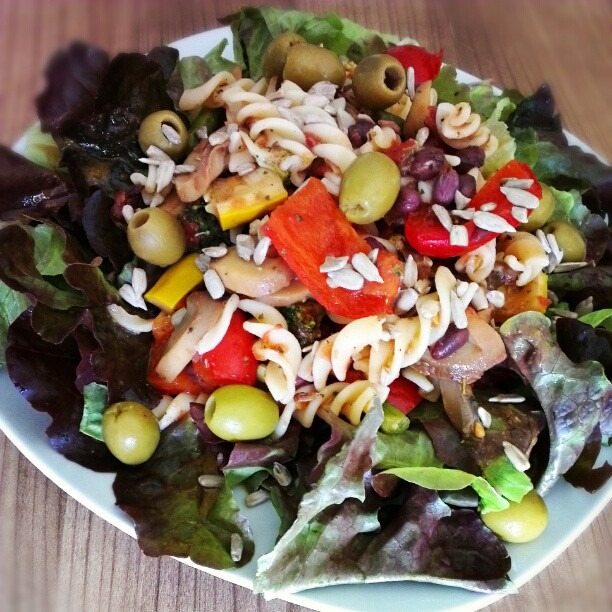 [3-Italienischer-Nudelsalat-auf-Blatt%255B1%255D.jpg]