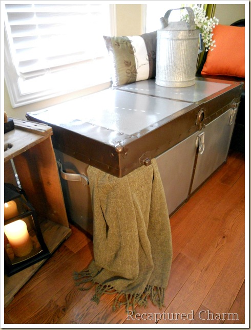 Metal Trunk Makeover 072a