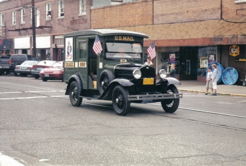 [16-1931-Ford-Model-A-Mail-Truck-in-t%255B1%255D.jpg]