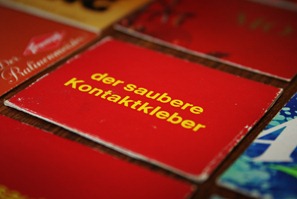 NACHGEMACHT - Spielekopien aus der DDR: “Geschenksendung, keine Handelsware” - Ein Westpaket als Spiel - Memory