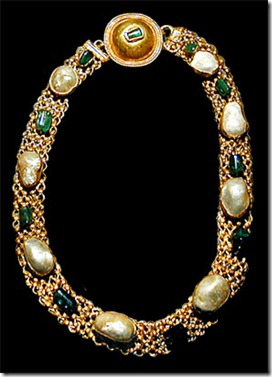 emeraldpearl_necklace