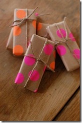 carta regalo a pois fluo carta regalo a pois fluo