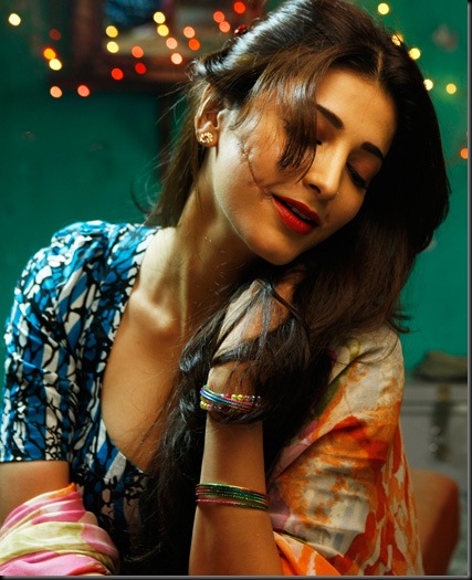 Shruthi Hassan Latest Photos 2013, Shruthi Hassan Latest hot cleavage pictures
