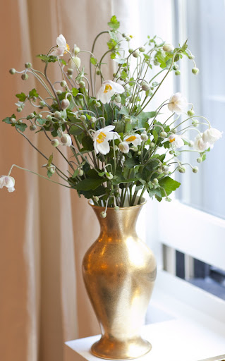 The gorgeous flower arrangements were by Matthew Robbins.