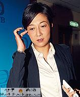 攜女回港定居成龍怒斬10萬生活費吳綺莉愁爆過年