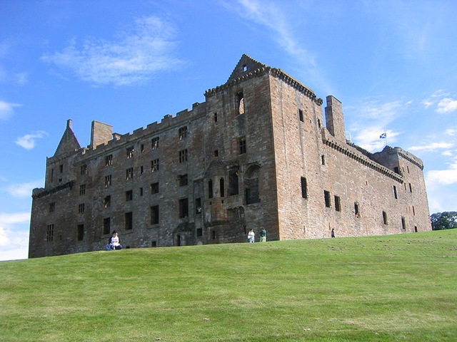 [800px-Am_linlithgow_palace_north_west%255B2%255D.jpg]