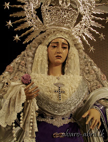 maria-santisima-de-la-caridad-de-granada-besamanos-8-de-septiembre-festividad-liturgica-2013-alvaro-abril-vestimentas-(12).jpg
