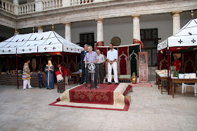 Inauguración Jaimas y Feria Intercultural a cargo de las autoridades competentes: Dr. D. Antonio Ariño Villarroya (Vicerrector de Cultura, Igualdad y Planificación de la Universitat de València), D. Esteban Pérez Delgado (Presidente de la Cátedra de las 3 Religiones) D. Abdelaziz Bouhlassa (Director del CCIV)