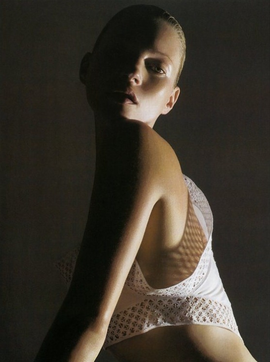 [Vogue-Italia-March-2006-kate-moss-by-mario-sorrenti-8%255B5%255D.jpg]