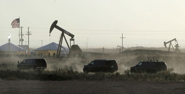 [Bo%2520arrives%2520in%2520the%2520oil%2520patch%255B14%255D.jpg]