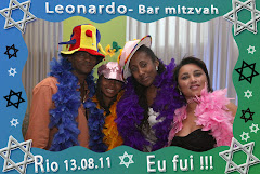 Fotos do evento Leonardo - 13.08.11. Foto numero 12 da Social Click Fotografia Digital, do Rio de Janeiro, RJ, que faz fotos divertidas, fotos malucas, fotos com fantasias, fotos na hora, fotografia maluca, fotografia divertida com molduras personalizadas. fotos divertidas malucas foto maluca animadas animado rj rio de janeiro divertida fantasia animada fotografias casamento cidade www fotografos