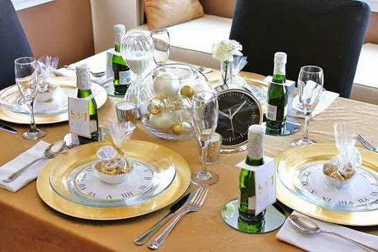 0-New-Years-Eve-dinner-party 0-New-Years-Eve-dinner-party