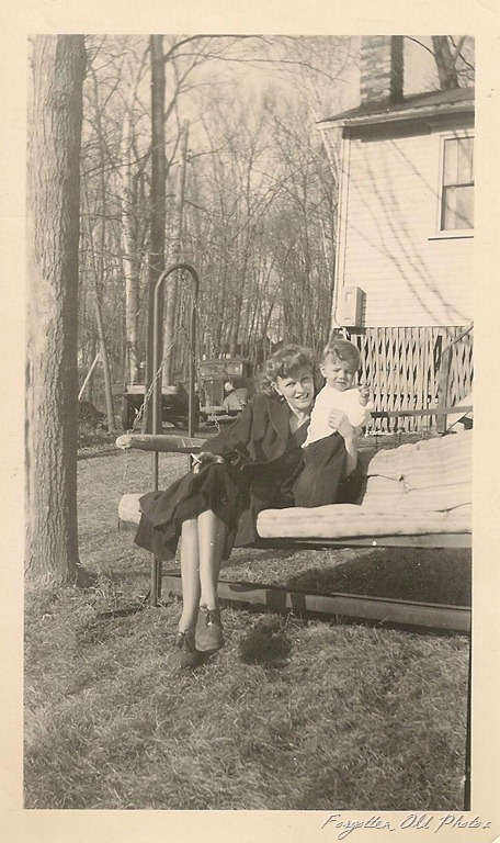 [helene%2520and%2520Larry%2520Jo%25201949%2520DL%2520Antiques%255B9%255D.jpg]