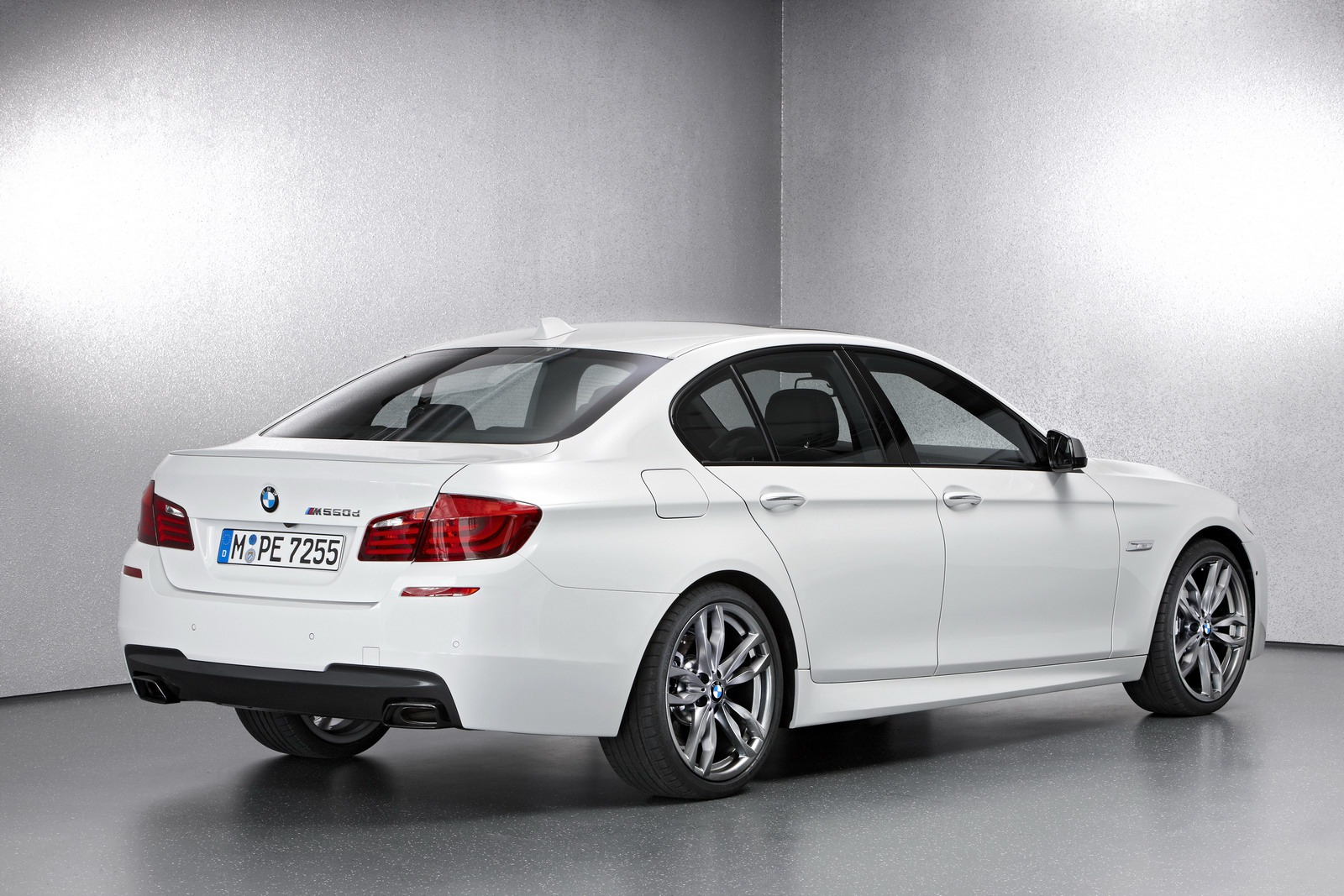 BMW-M550d-4[2].jpg