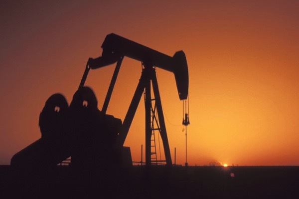 CC Photo Google Image Search. Source is www.turningpointusa.net Subject is oil-rig-8.jpg CC Photo Google Image Search Source is www turningpointusa net Subject is oil rig 8