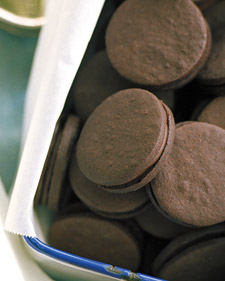Dark chocolate sandwich cookies hold up well Dark chocolate sandwich cookies hold up well