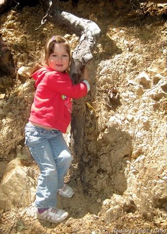 [May31_Hiking%255B2%255D.jpg]