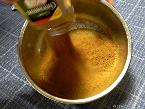 mix together cinnamon and applesauce