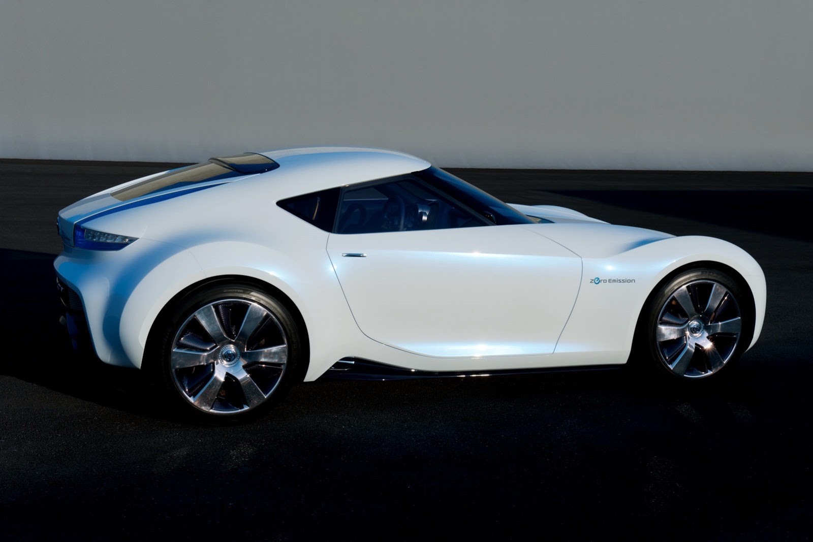 [Nissan-Esflow-Concept-2011-16%255B2%255D.jpg]