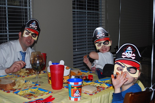 [dinner%2520time%255B2%255D.jpg]