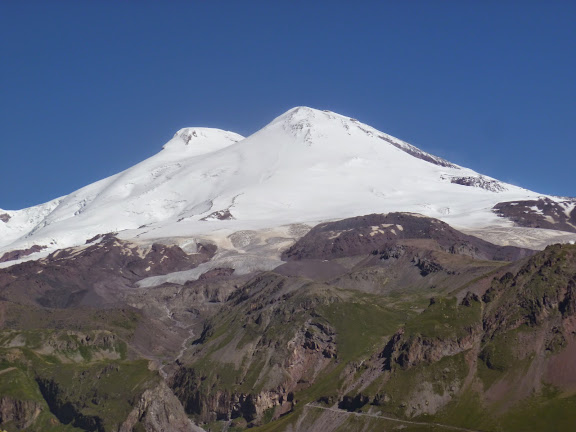 L'Elbruz depuis Cheget, 2800 m (Terskol, Kabardino-Balkarie), 8 août 2014. Photo : J. Marquet
