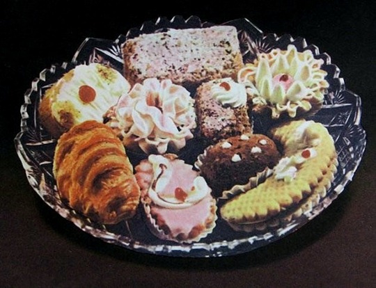 [1289757885_fatcats.ru_ussr_cake_10_n.jpg]