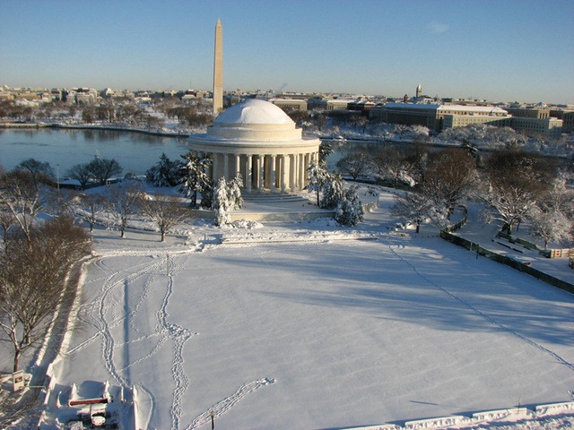 [jefferson-memorial-uspp800x600_20100208065933_640_480%255B4%255D.jpg]