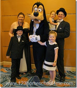 Disney Cruise LIne Formal Night with Goofy in a Tuxedo Disney Cruise LIne Formal Night with Goofy in a Tuxedo