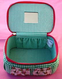 Girls Best Friend Box grün (2)