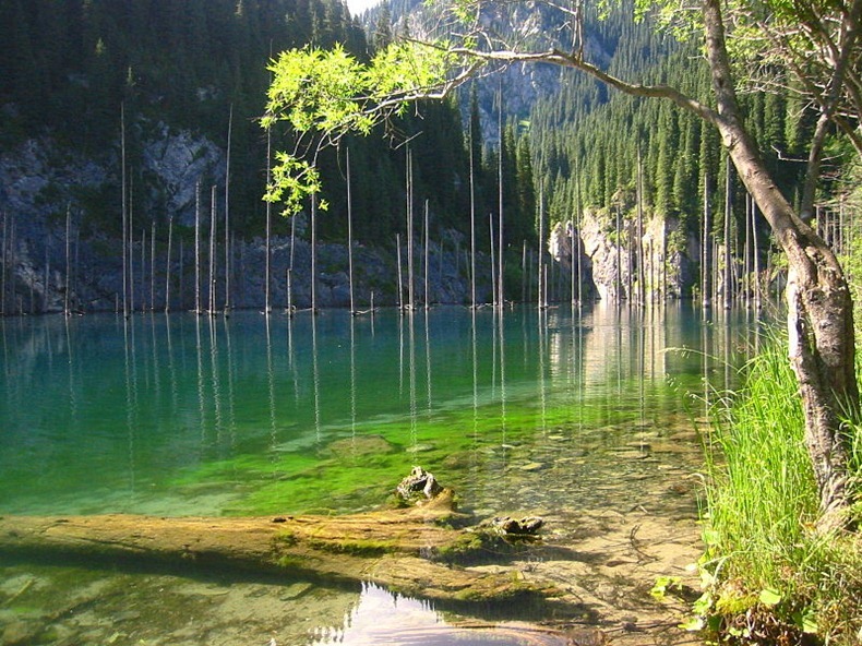 lake-kaindy-2 lake-kaindy-2